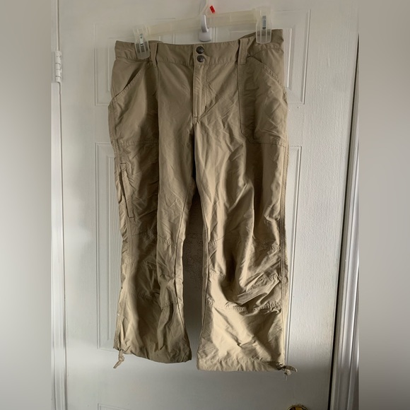 Patagonia Borderless Khaki Capri Size 12 - Picture 2 of 6